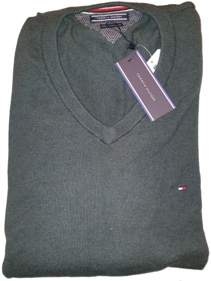 Tommy Hilfiger Cashmere Sweater - La folle offerta di aprile di Motley - 
