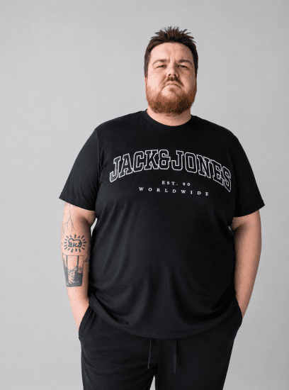 Jack & Jones CALEB VARSITY O-Neck T-Shirt Black - Magliette - Magliette Uomo Taglie Forti