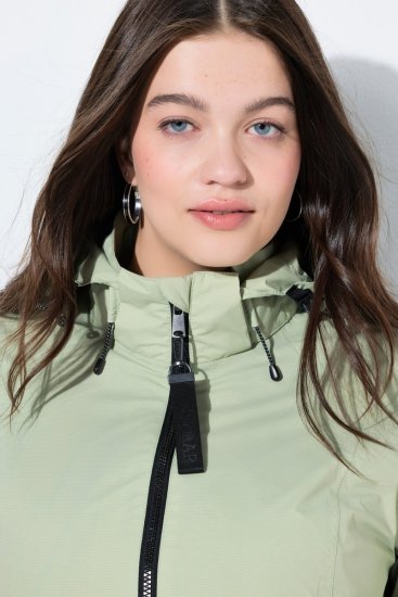 Ulla Popken 835132 Giacca tecnica HYPRAR ad A con cappuccio staccabile Verde salvia chiaro - Giacche - Giacche taglie forti da donna