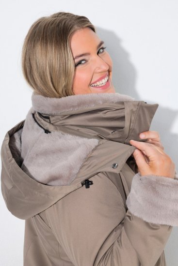 Ulla Popken 850509 Giacca in pelliccia sintetica Tortora - Giacche - Giacche taglie forti da donna