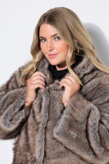 Ulla Popken 854617 Giacca in pelliccia sintetica Beige - Giacche - Giacche taglie forti da donna