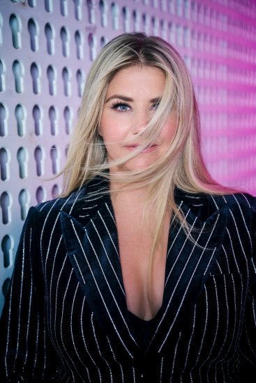 Ulla Popken 855499 Blazer in velluto con strass Nero - Blazer - Blazer Taglie Forti da Donna