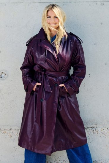 Ulla Popken 855617 Trench effetto pelle con cintura da annodare Bordeaux - Cappotti - Cappotti taglie forti da donna
