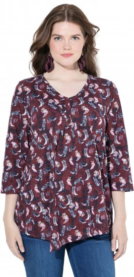 Ulla Popken Asymmetric Cowboy Boot Print Tee Dark Ruby - T-shirt stampate da donna - 