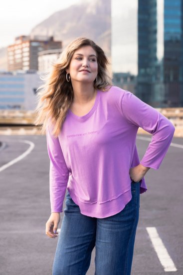 Ulla Popken Layered Look Memories Embroidered Long Sleeve Tee Amethyst - T-shirt stampate da donna - 